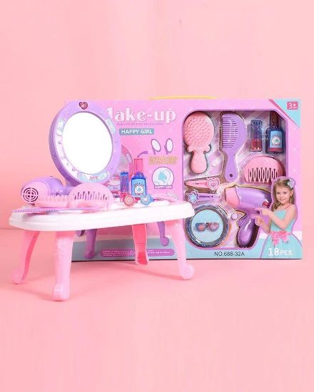 صورة تسريحة ميك اب واكسسوارات